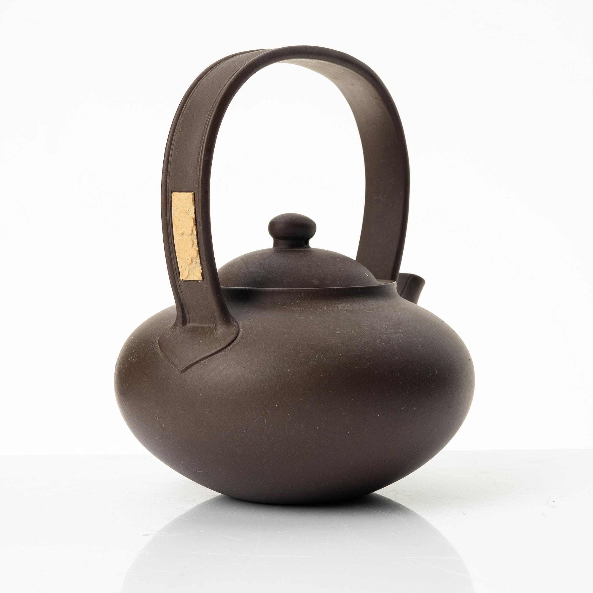 A yixing teapot, China, 1980s.