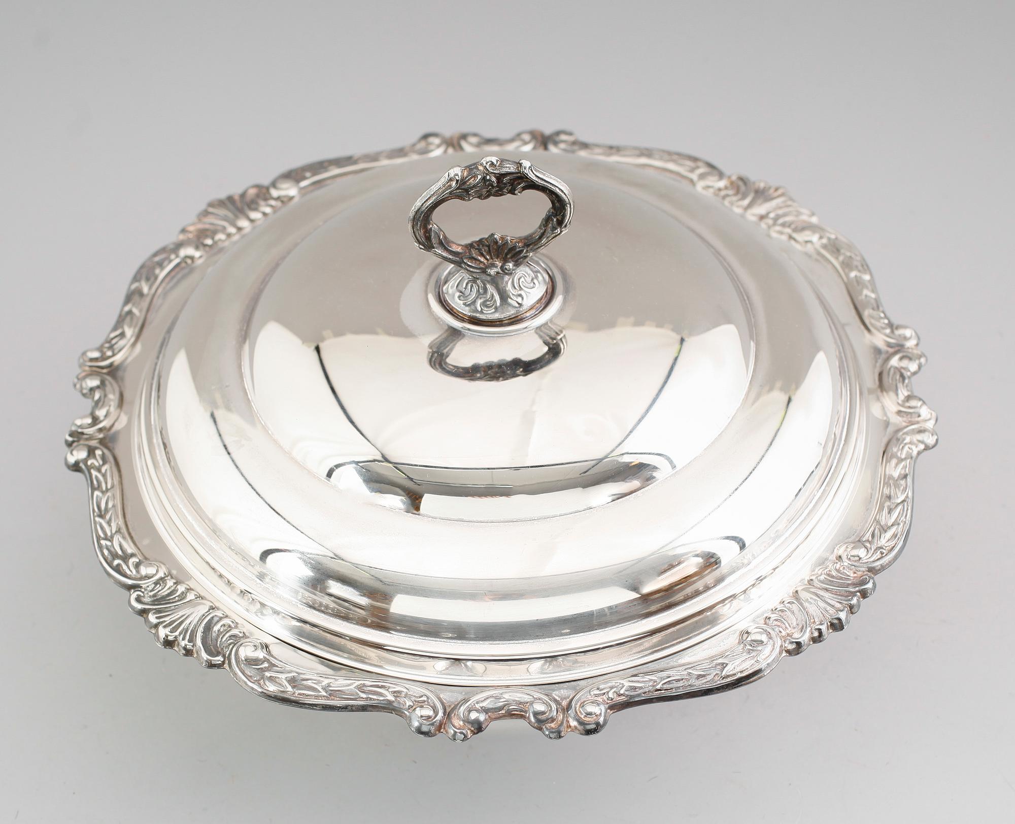 KAROTT med lock, nysilver, Sheridan, England, 1900-talets andra hälft.