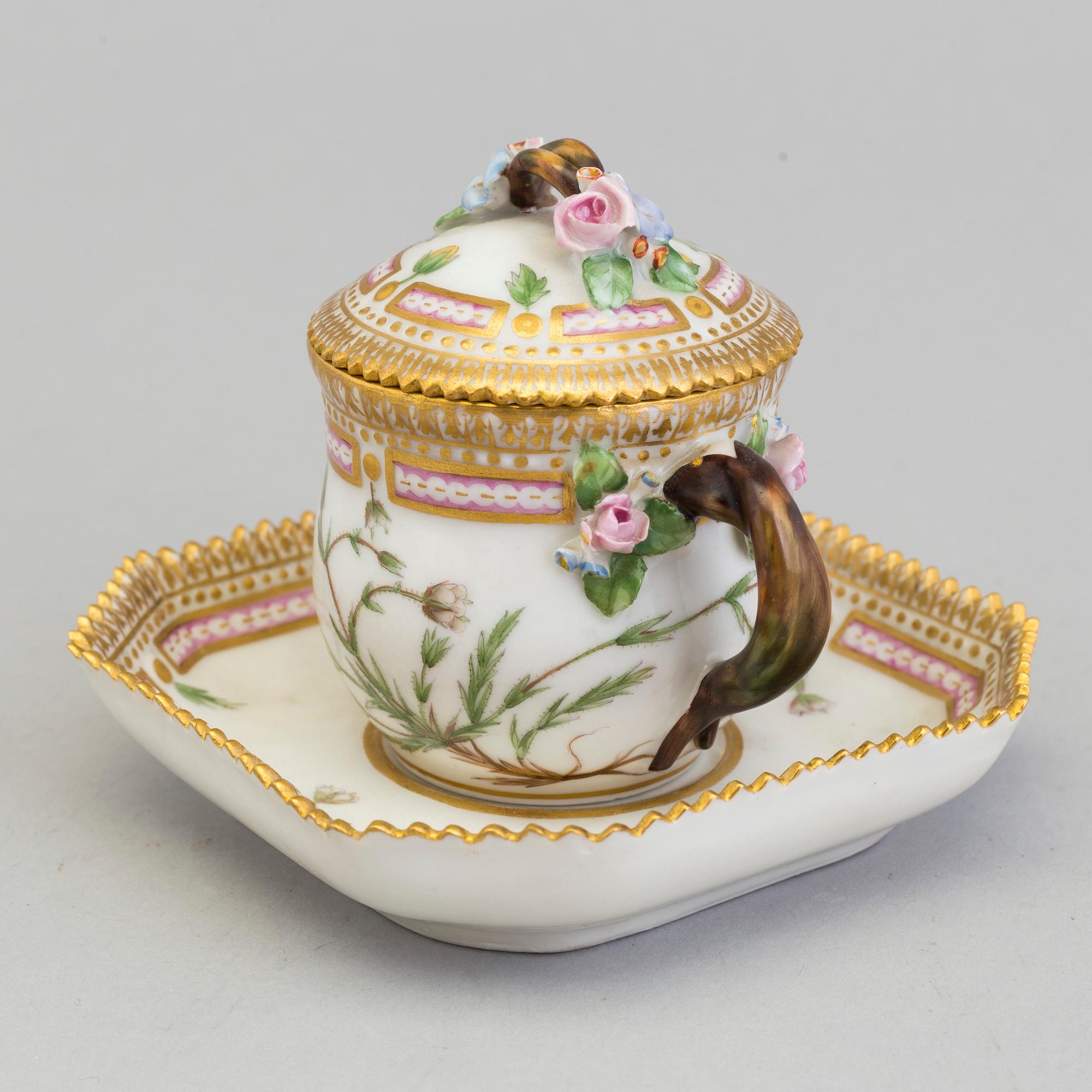 A Royal Copenhagen 'Flora Danica' custard cup with lid and plate model #3514 and #3515.