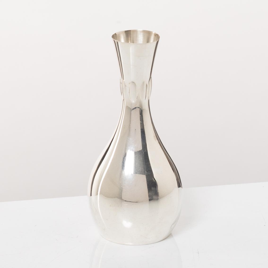 A German sterling silver vase, mark of Wilhelm Binder, 20th century.