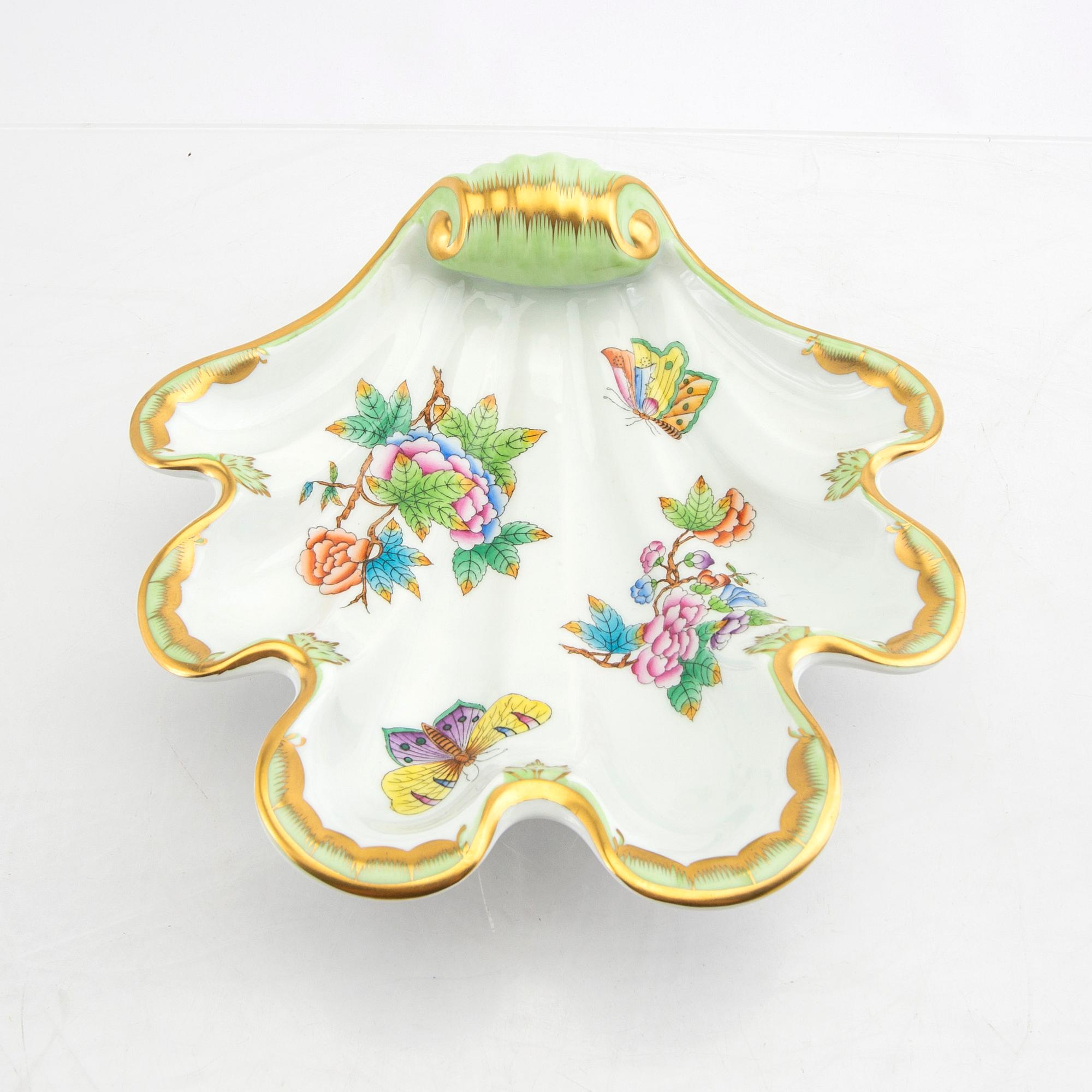 Vaser, skålar mm 13 dlr Herend porslin 1900-talets andra hälft.