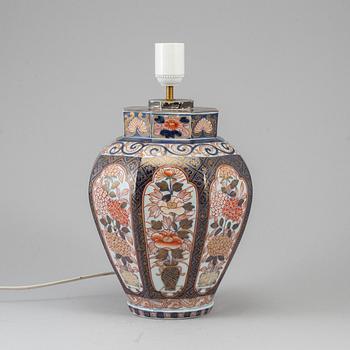 A Japanese imari jar turned into a table lamp, Meiji (1868-1912).