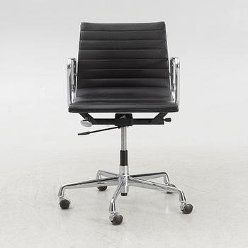 Charles & Ray Eames, office chair, "EA117" Vitra.