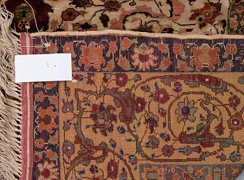 SEMI-ANTIQUE SILK KAYSERI PROBABLY. 171 x 128,5 as well as 1,5 cm flat weave on each end.