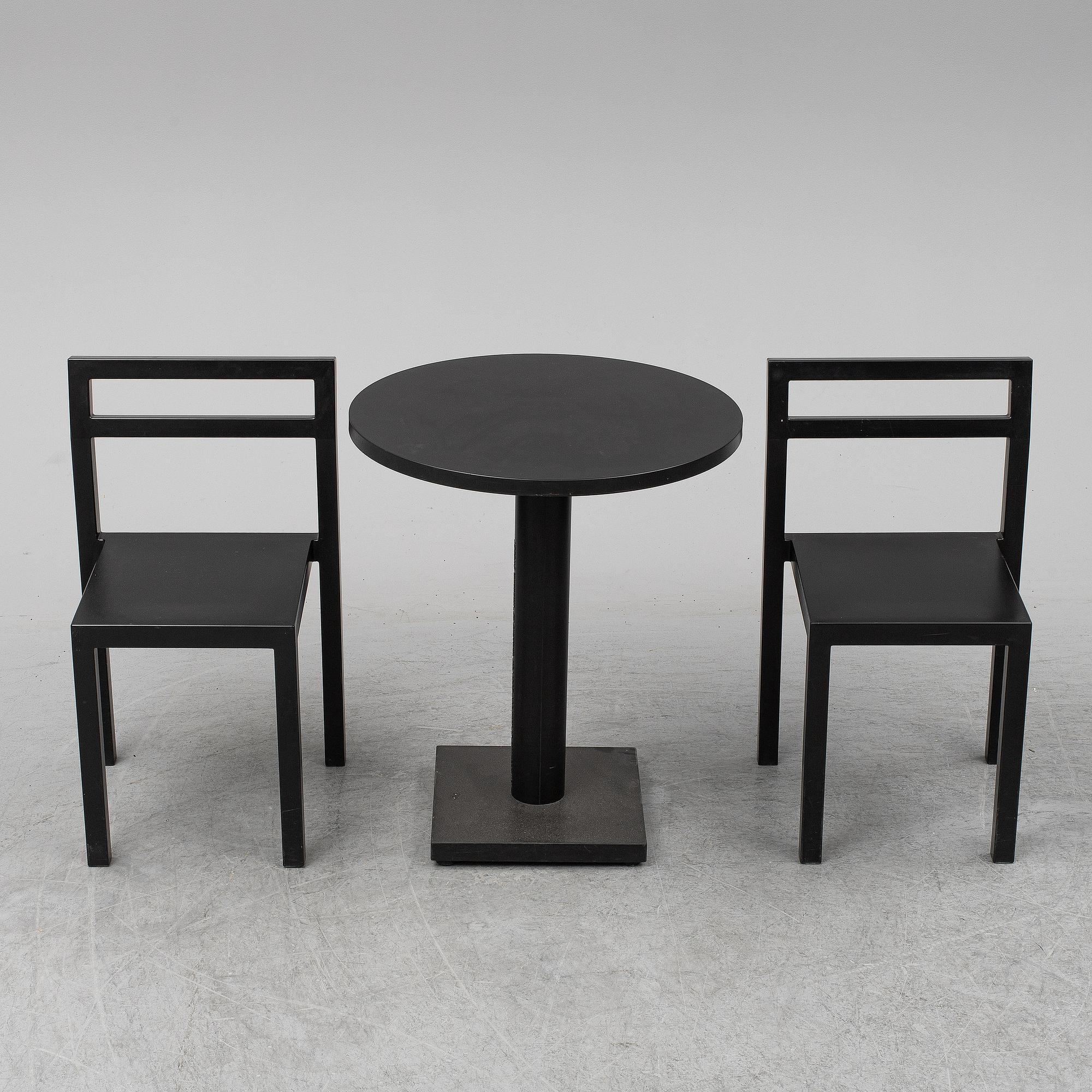 BORIS BERLIN/POUL CHRISTIANSEN, bord med två stolar, "Non", Komplot design, Källemo.