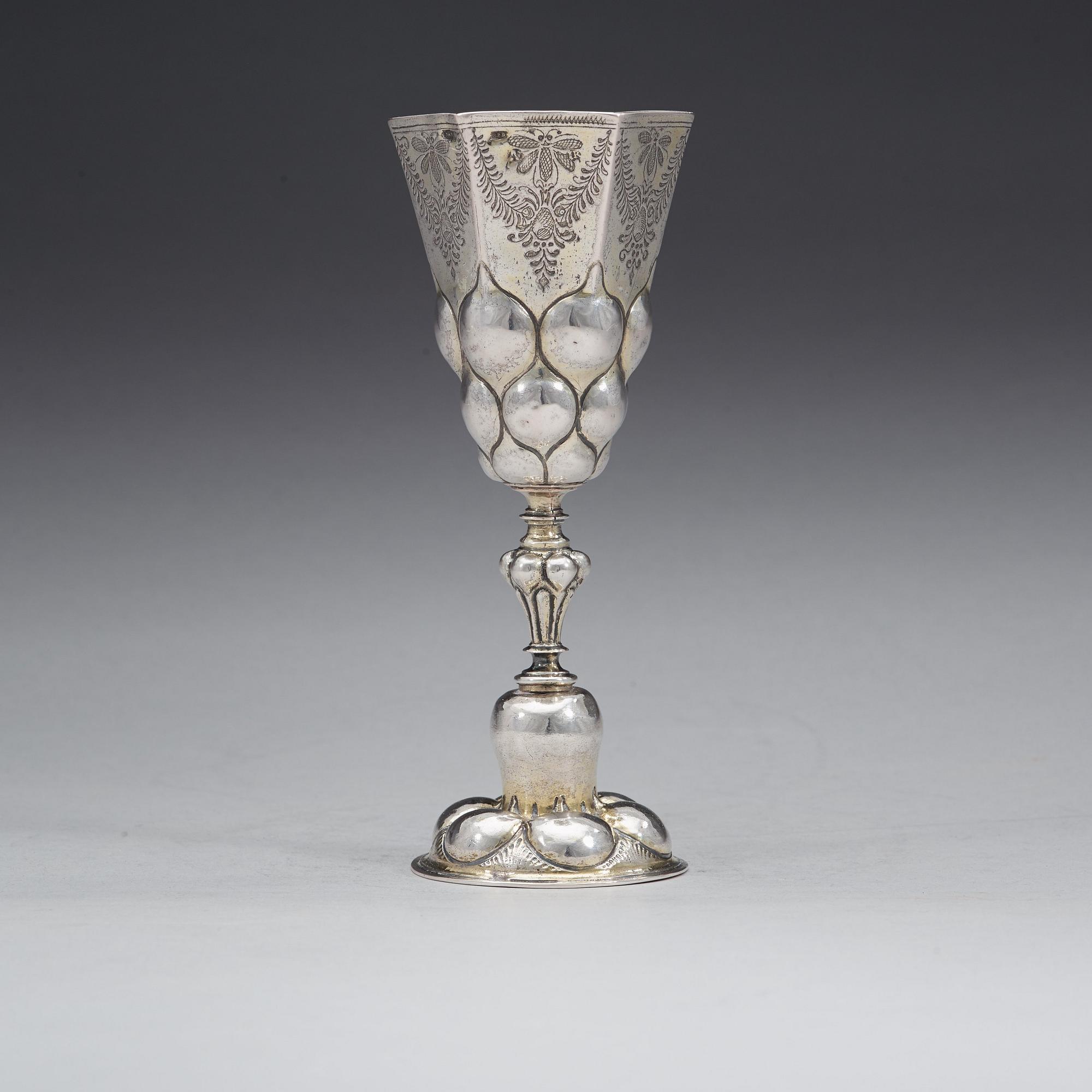 A German early 17th century silver-gilt cup, marks of Georg Rühl, Nürnberg (1598-1625).