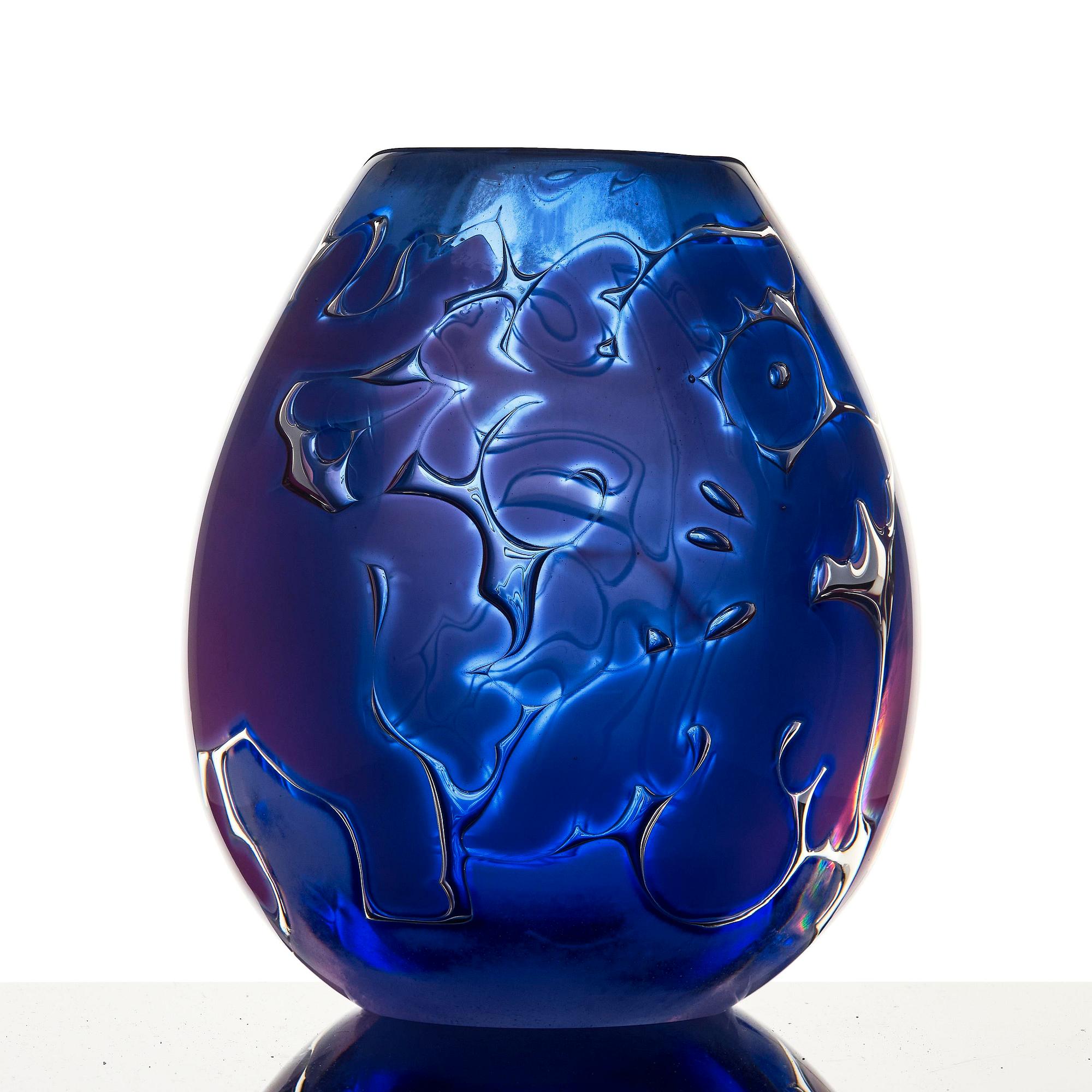 Edvin Öhrström, an ariel glass vase, Orrefors 1938, provenance Gustaf Bergqvist.