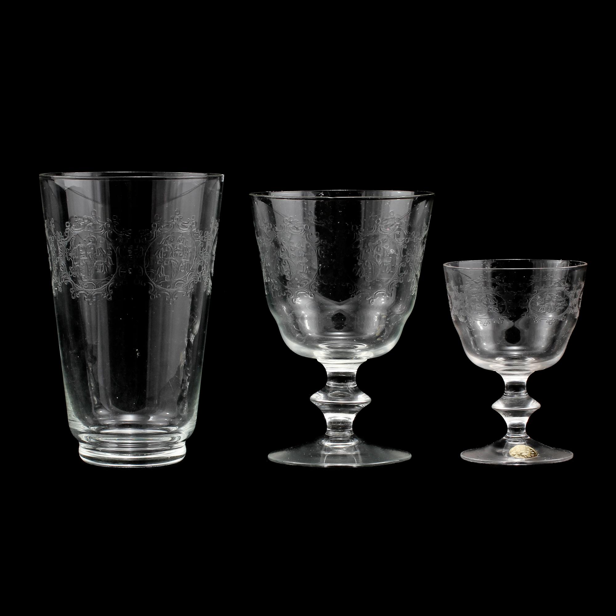 GLASSERVISDELAR, 27 st, Kosta, omkring 1900-talets mitt.