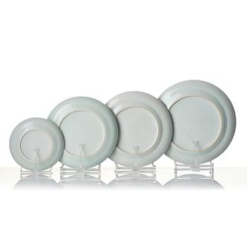 Servisdelar, 18 stycken, porslin. Qingdynastin, omkring 1900.