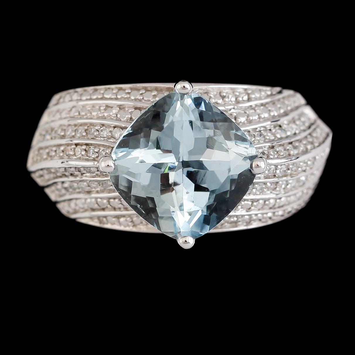 RING, 14K vitguld, diamanter tot ca 0.50 ct, akvamarin.