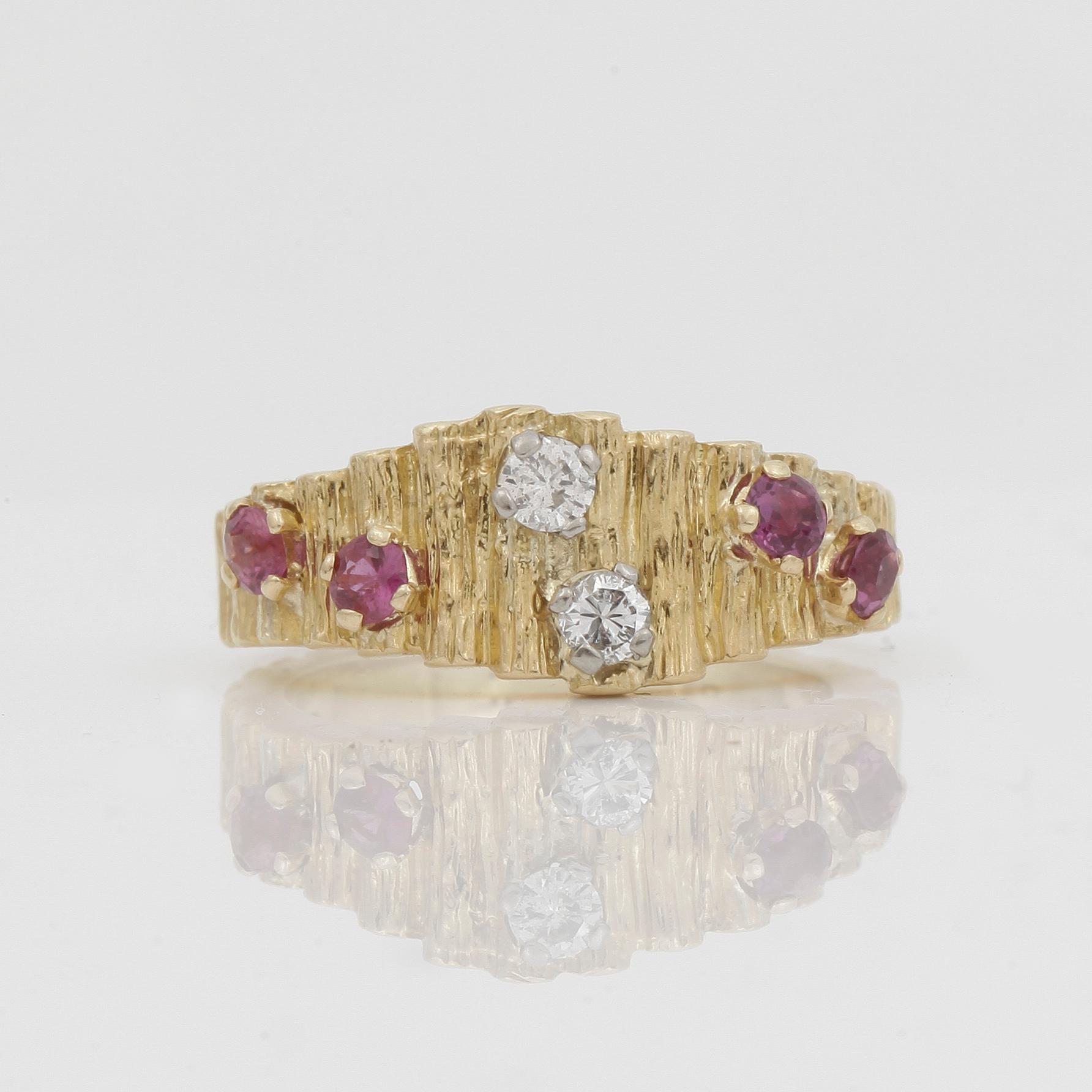 RING, guld 18k, diamanter o rubiner, engelska stämplar resp svensk kontroll, 1900-tal. Vikt ca 7 gram.