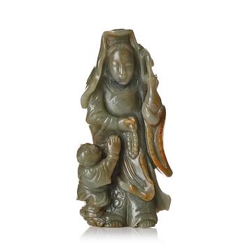 927. A nephrite sculpture of Guanyin, Qing dynasty, 19th Century.