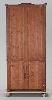 BOKSKÅP, nyrokoko, 1800-talets andra hälft.