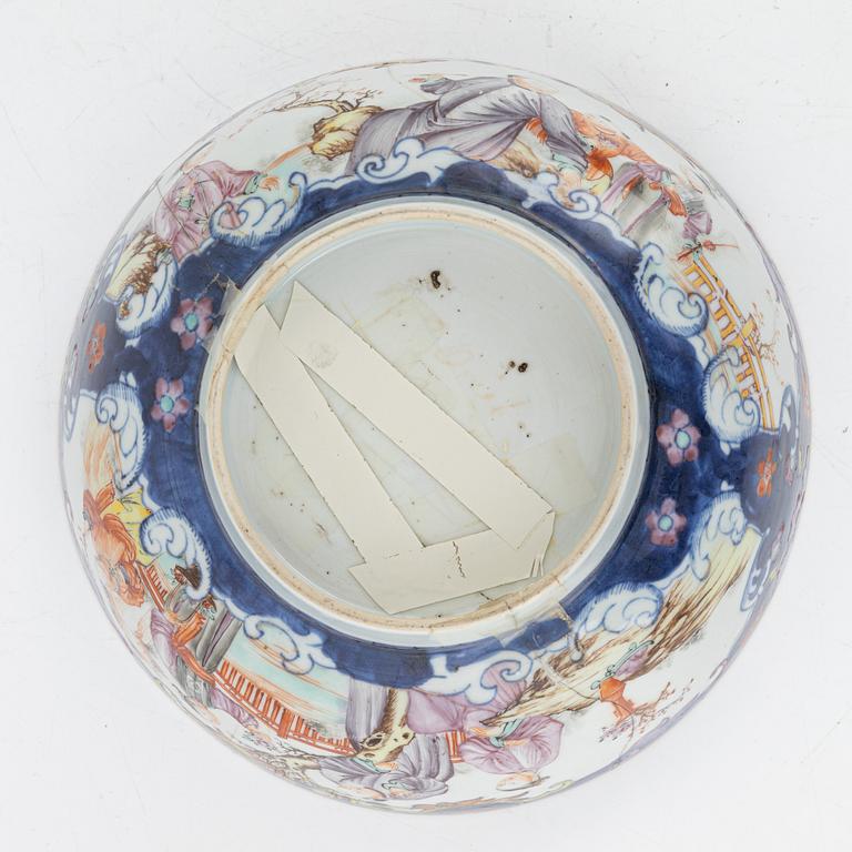 Nine porcelain pieces, China, Qing dynasty, 18th-19th century.