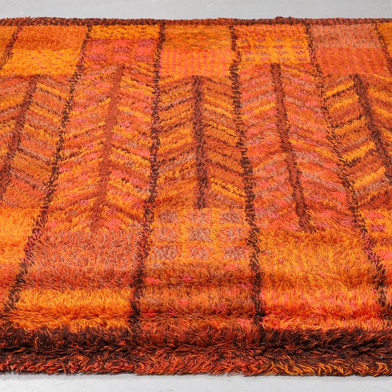 MARIANNE RICHTER, A CARPET, machine made pile, ca 228,5 x 164 cm, Östergyllen.