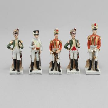 FIGURINER, 5 st, porslin, 1900-talets andra hälft.