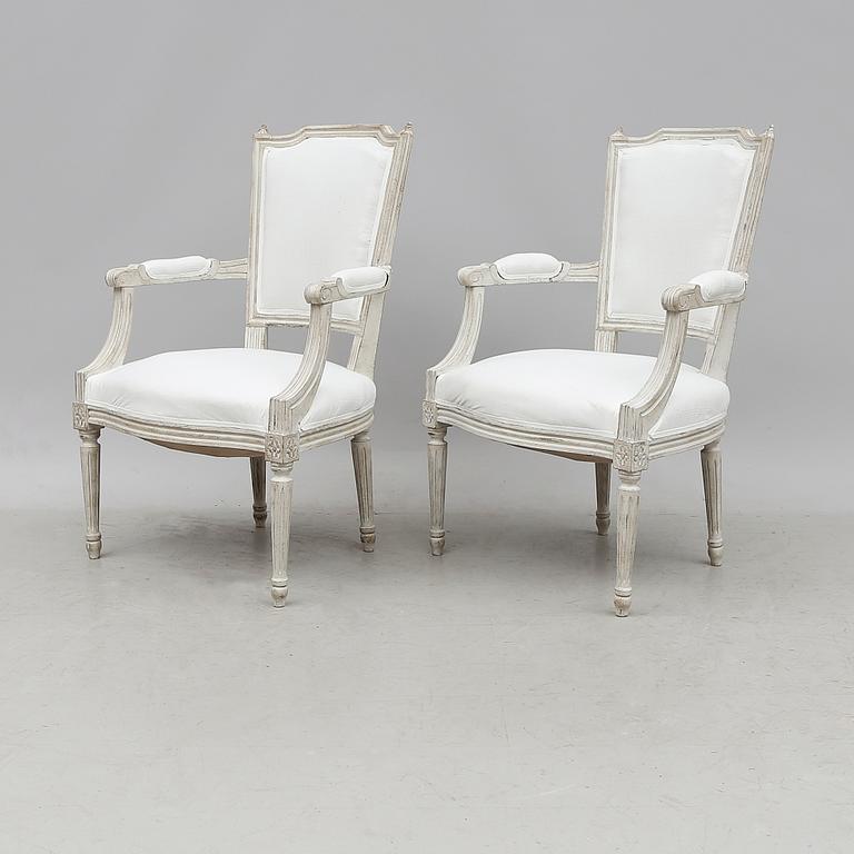 KARMSTOLAR, 1 par, gustaviansk stil, 1900-talets första hälft.