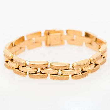 A BRACELET, 18K gold. Italy.