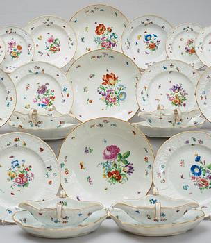 SERVIS, 78 delar, porslin. Meissen, främst 1700-tal.