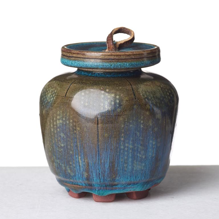 Wilhelm Kåge, a "Farsta" stoneware lidded jar and a footed bowl, Gustavsberg studio, one dated 1956.