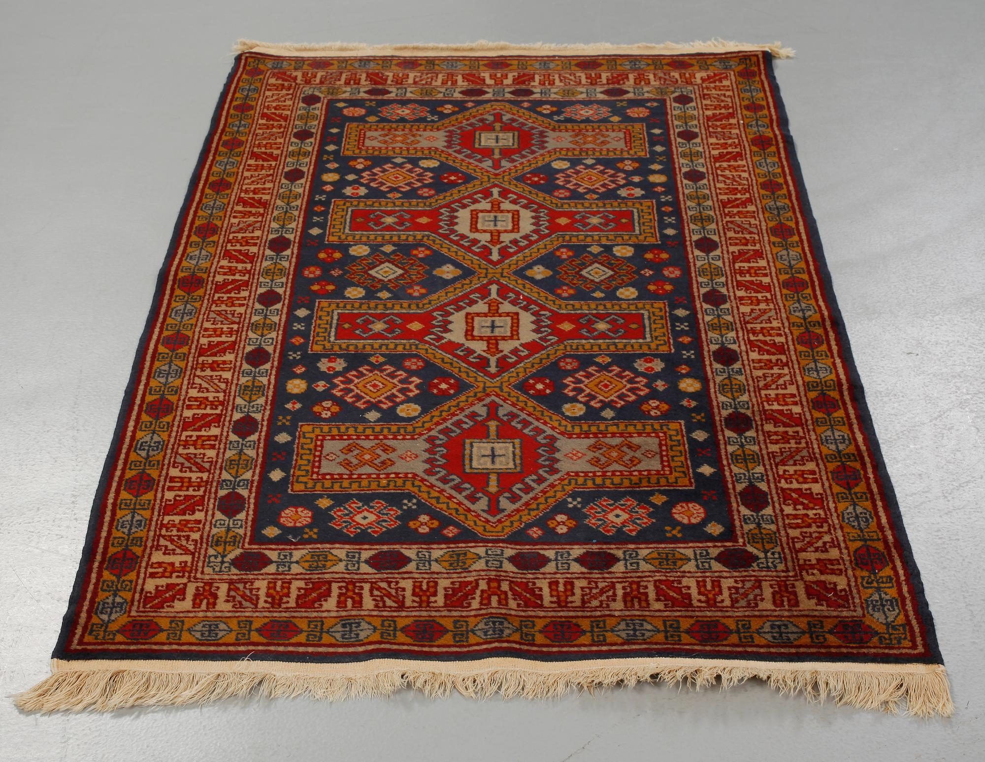 MATTA, troligen Kaukasisk, old, 170x100 cm.