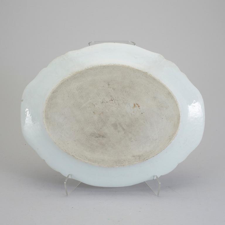 STEKFAT, porslin, Kina, Qianlong (1736-95).