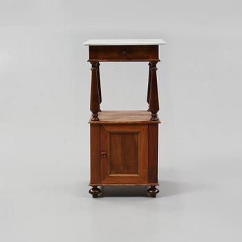 SÄNGBORD, omkring sekelskiftet 1900.