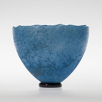 KONSTGLAS, 3 st, Kosta Boda samt Orrefors, 1900-senare hälft.