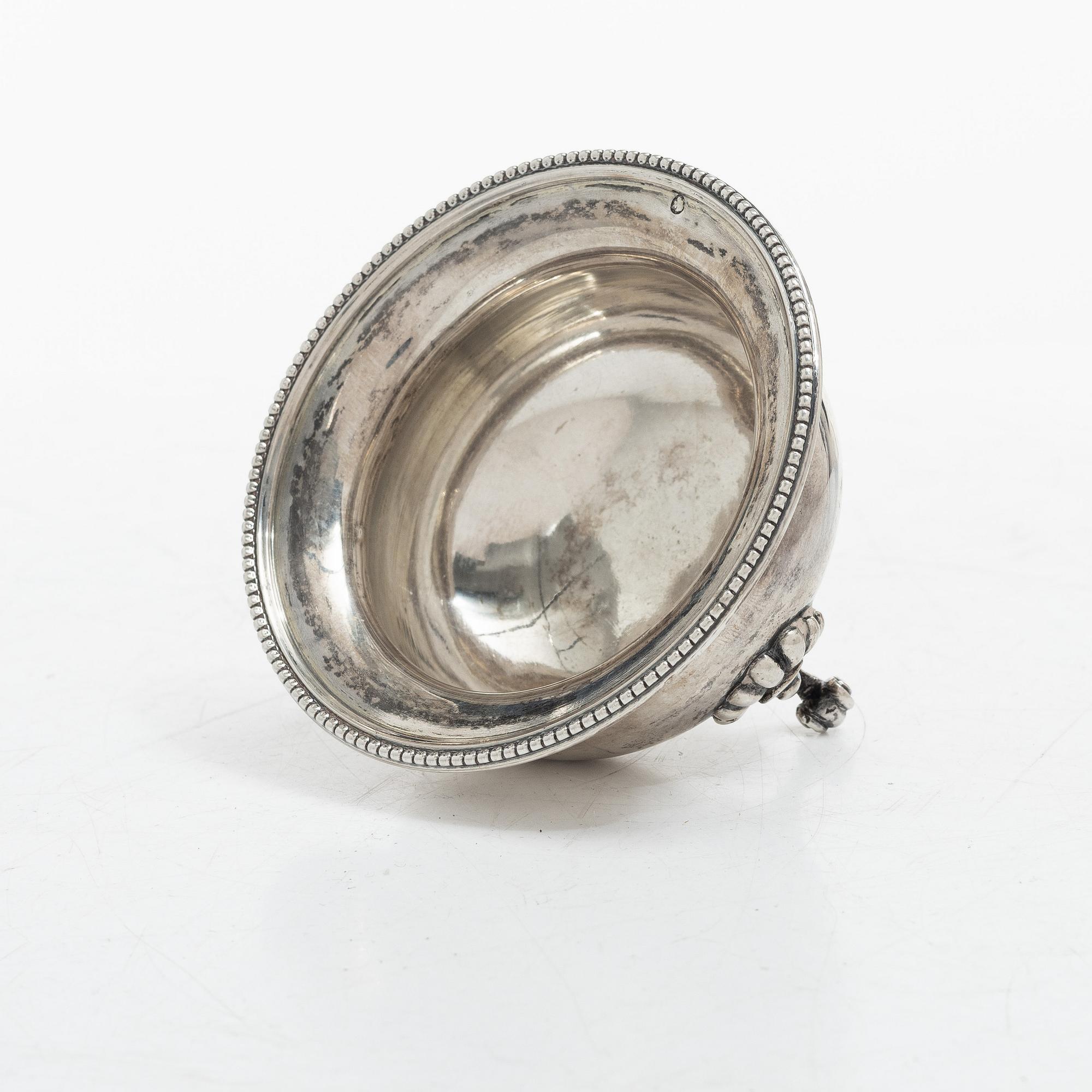 Skål, silver, S:t Petersburg 1863, kontrollmästarstämplad Edouard Fedorovich Brandenburg.