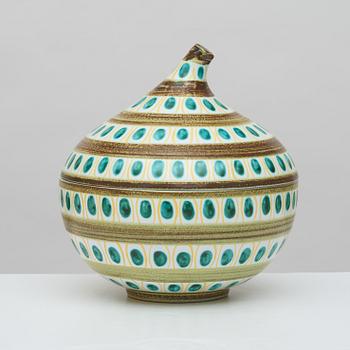 A Stig Lindberg faience tureen, Gustavsberg Studio 1940's-50's.