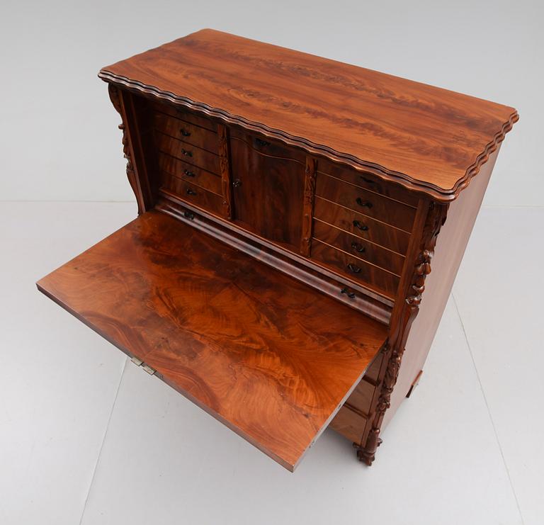 CHIFFONJÉ, 1800-talets andra hälft.