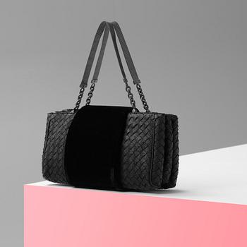 VÄSKA, Bottega Veneta.