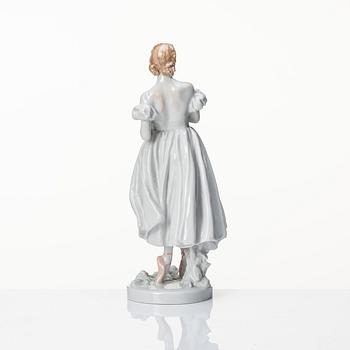 A porcelain ballerina figurine, Lomonosov, 1963.