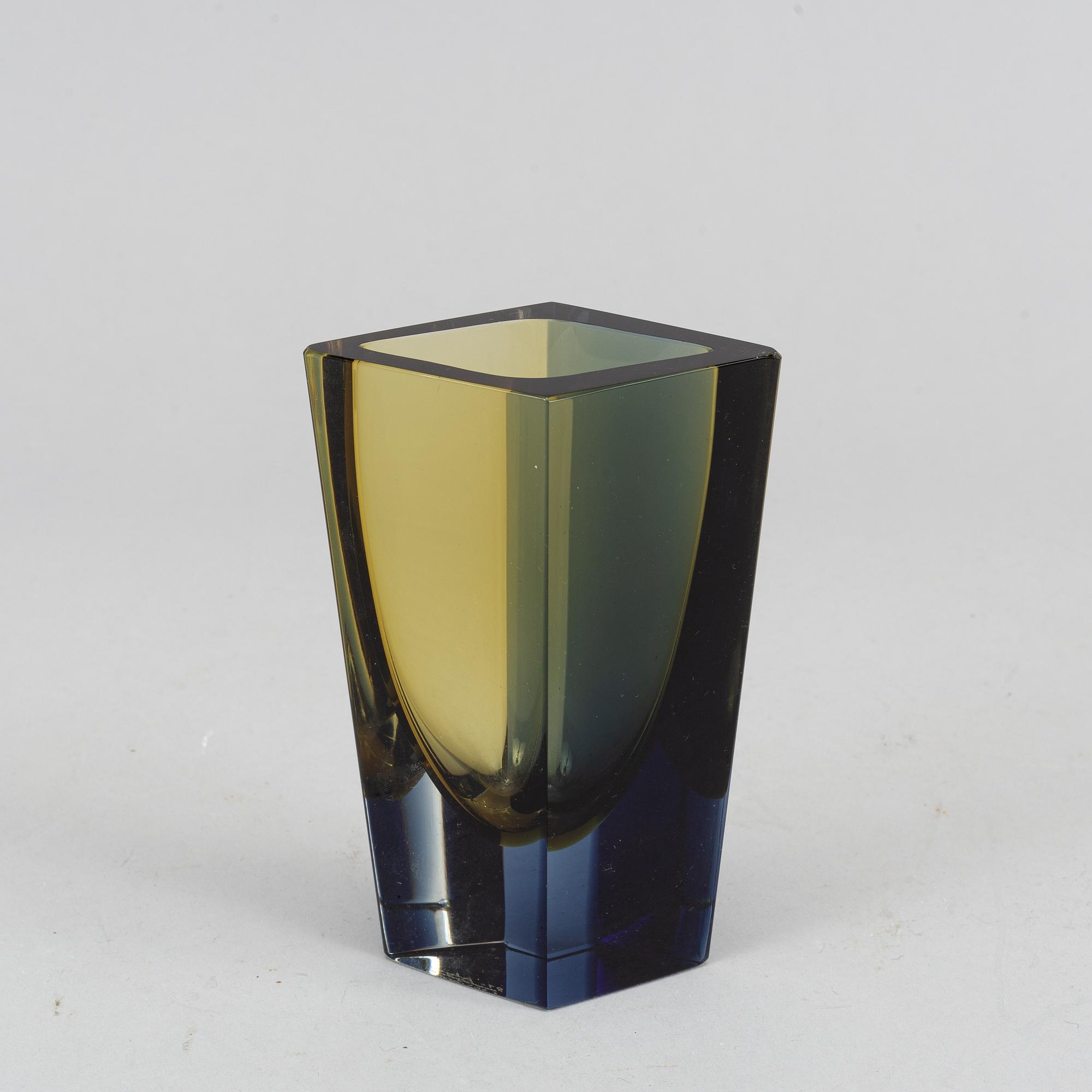 Kaj Frank, a glassv vase, 'Prisma', from Nuutajärvi Notsjö, signed and dated -65.