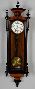 VÄGGUR, s k lodregulator, sekelskiftet 1900.