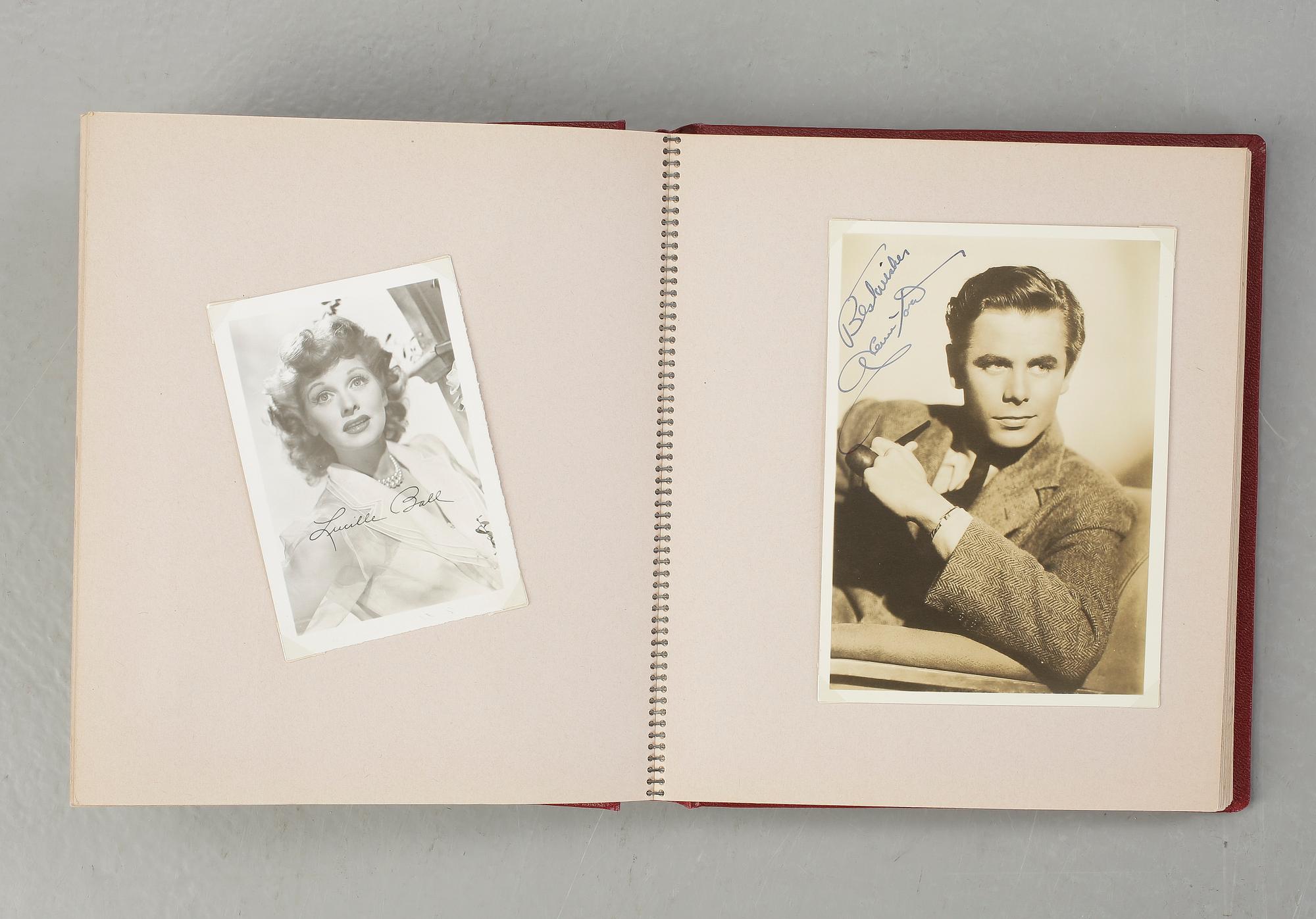 AUTOGRAFER, ca 420 stycken. Bl a Gary Cooper, Bing Crosby, Lauren Bacall, Clark Gable, Judy Garland mfl.
