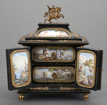 MINIATYRSKÅP, Napoleon III-stil, 1800-talets andra hälft.