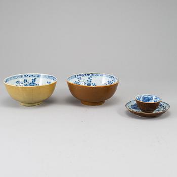 A group of three blue and white and capucciner glazed objects, Qing dynasty, Qianlong (1736-95).