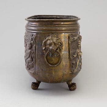 A BRASS JARDINIERE, 18th/19th century.