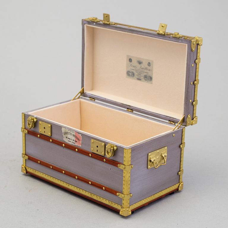 BOX / MINIATURE KOFFERT, "Malle Mini Zinc", Louis Vuitton.