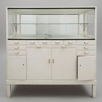 HAMMASLÄÄKÄRIN KAAPPI, Hammasväline Oy, 1940-luku.