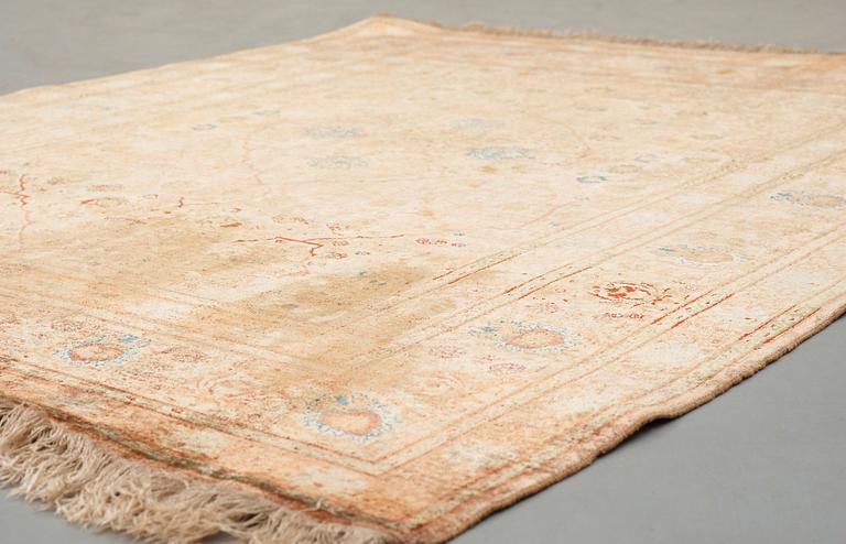 ANTIQUE SILK TURKISH, probably. 162 X 127,5 cm.