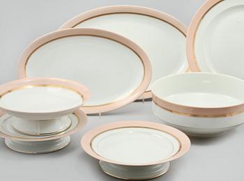 SERVISDELAR, porslin, Limoges, Frankrike, 1900-tal.