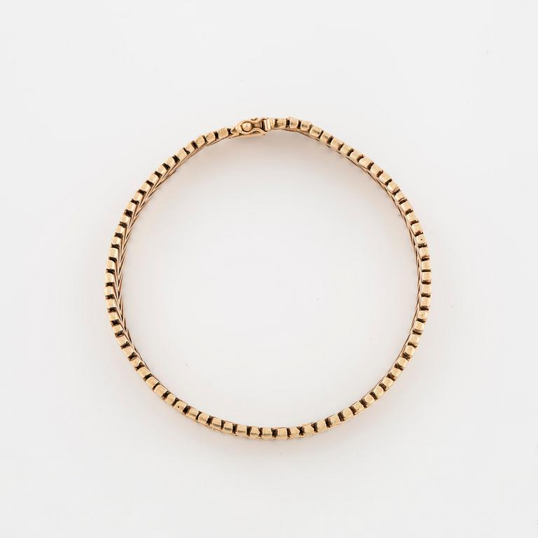 A bracelet.