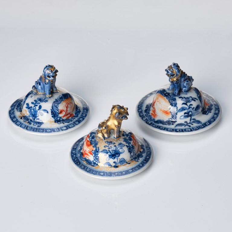 A set of three famille rose vases with covers, Qing dynasty, Qianlong (1736-95).