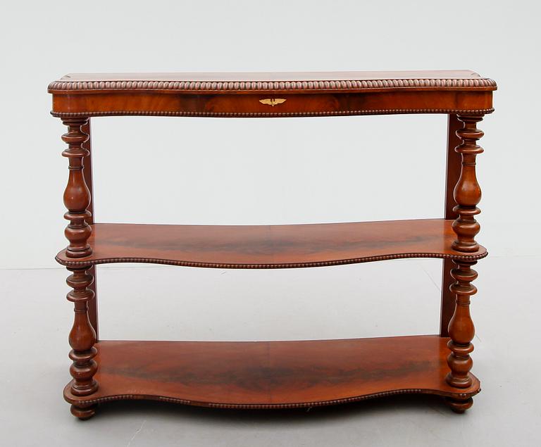 ETAGÉRE, 1800-talets andra hälft.