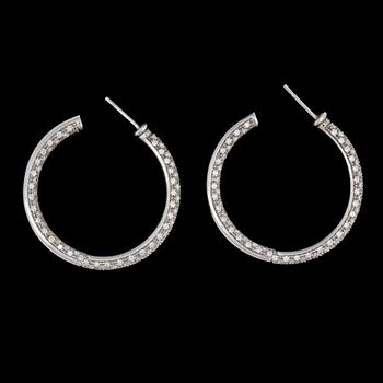 787. A pair of brilliant cut diamond earrings, tot. app. 3 cts.