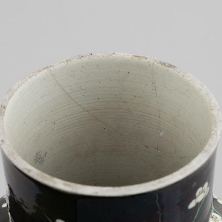 Golvvas, porslin, Kina, tidigt 1900-tal.