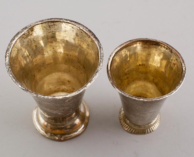 BÄGARE, 2 st, silver, 1700/1800-tal. Vikt ca 85 gram.