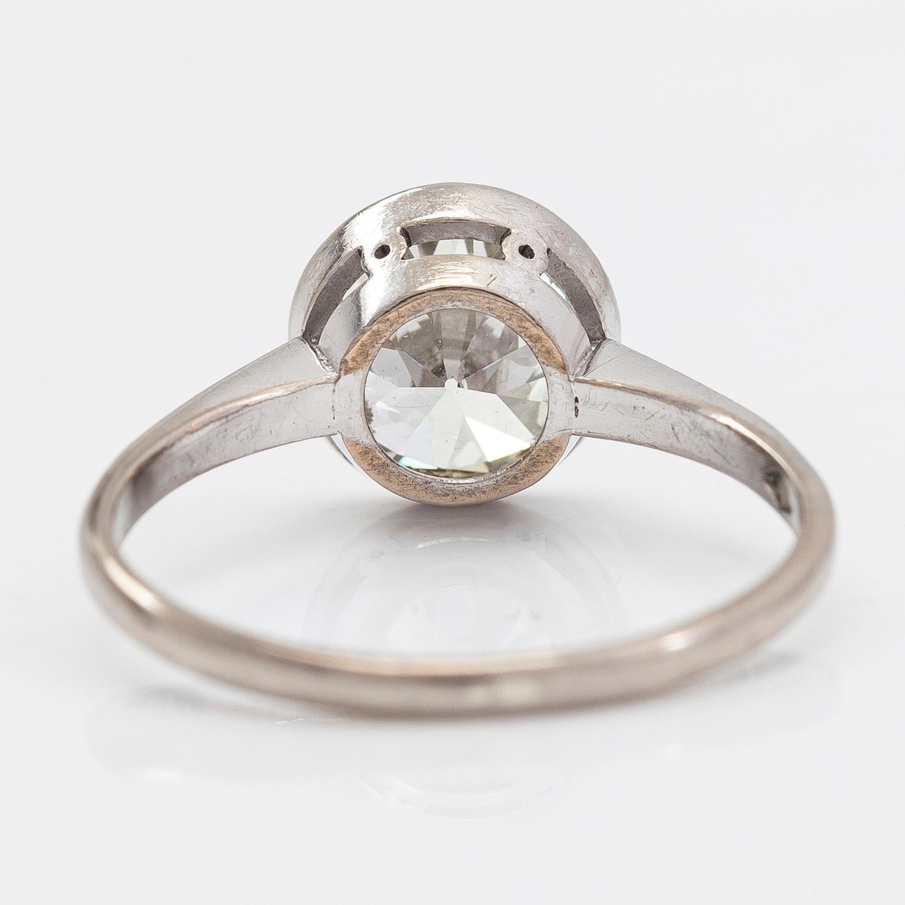 An 18K white gold ring with a brilliant-cut diamond approx. 1.55 ct, Tillander, Helsinki 1976. With SJL certificate.